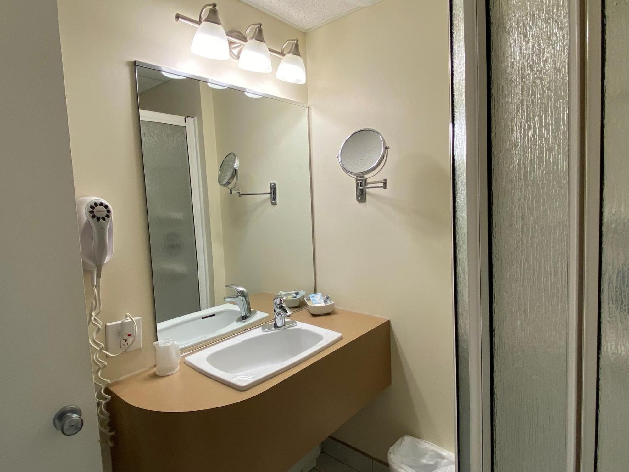 Hotel Centre-Ville Montmagny Luaran gambar